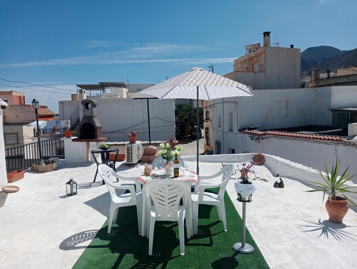 Charming House In Illar With Mountain View And Balcony 빌라 외부 사진