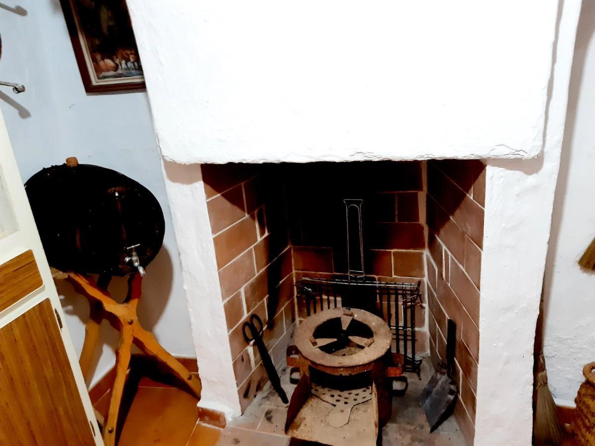 Charming House In Illar With Mountain View And Balcony 빌라 외부 사진