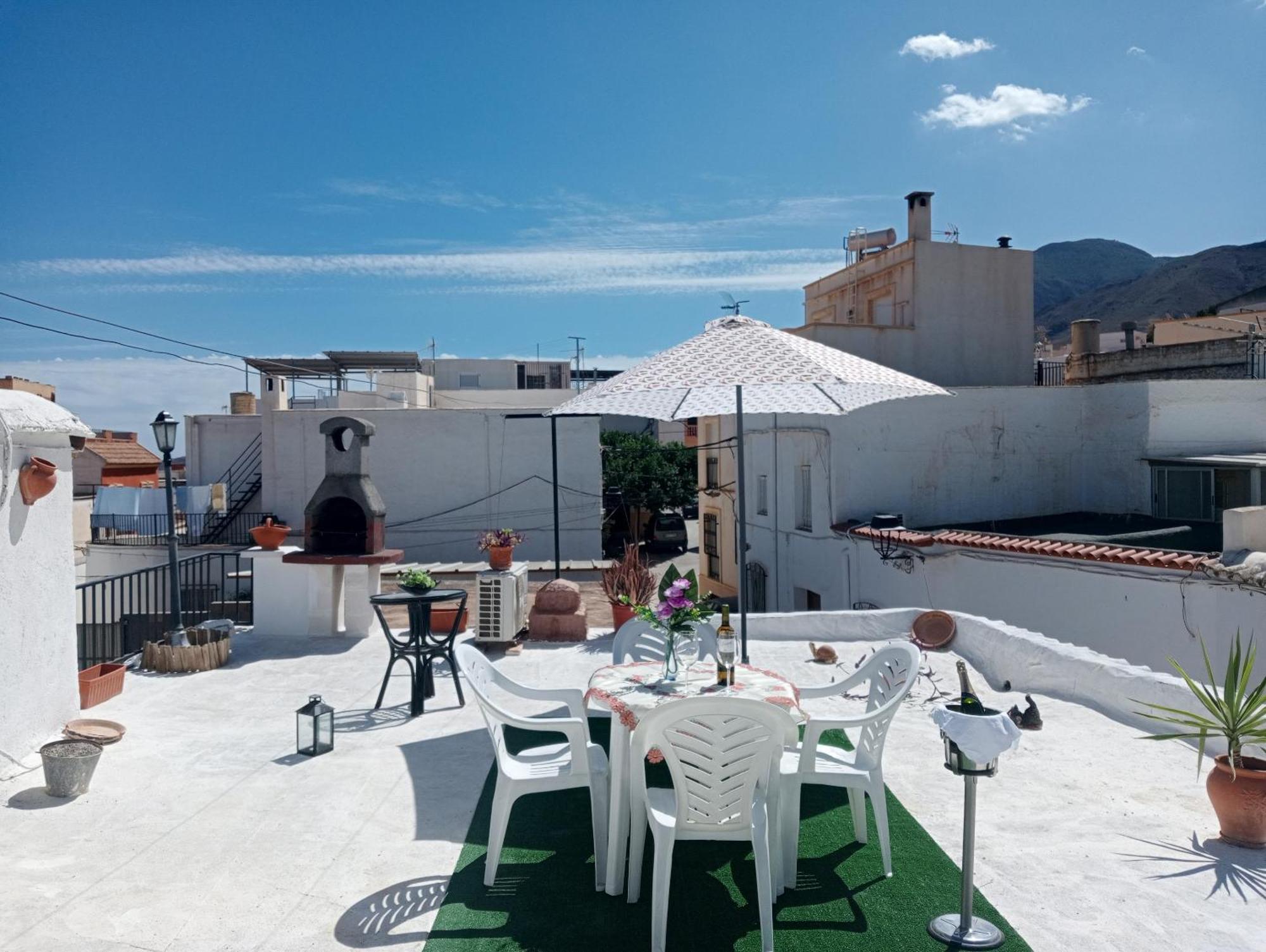 Charming House In Illar With Mountain View And Balcony 빌라 외부 사진